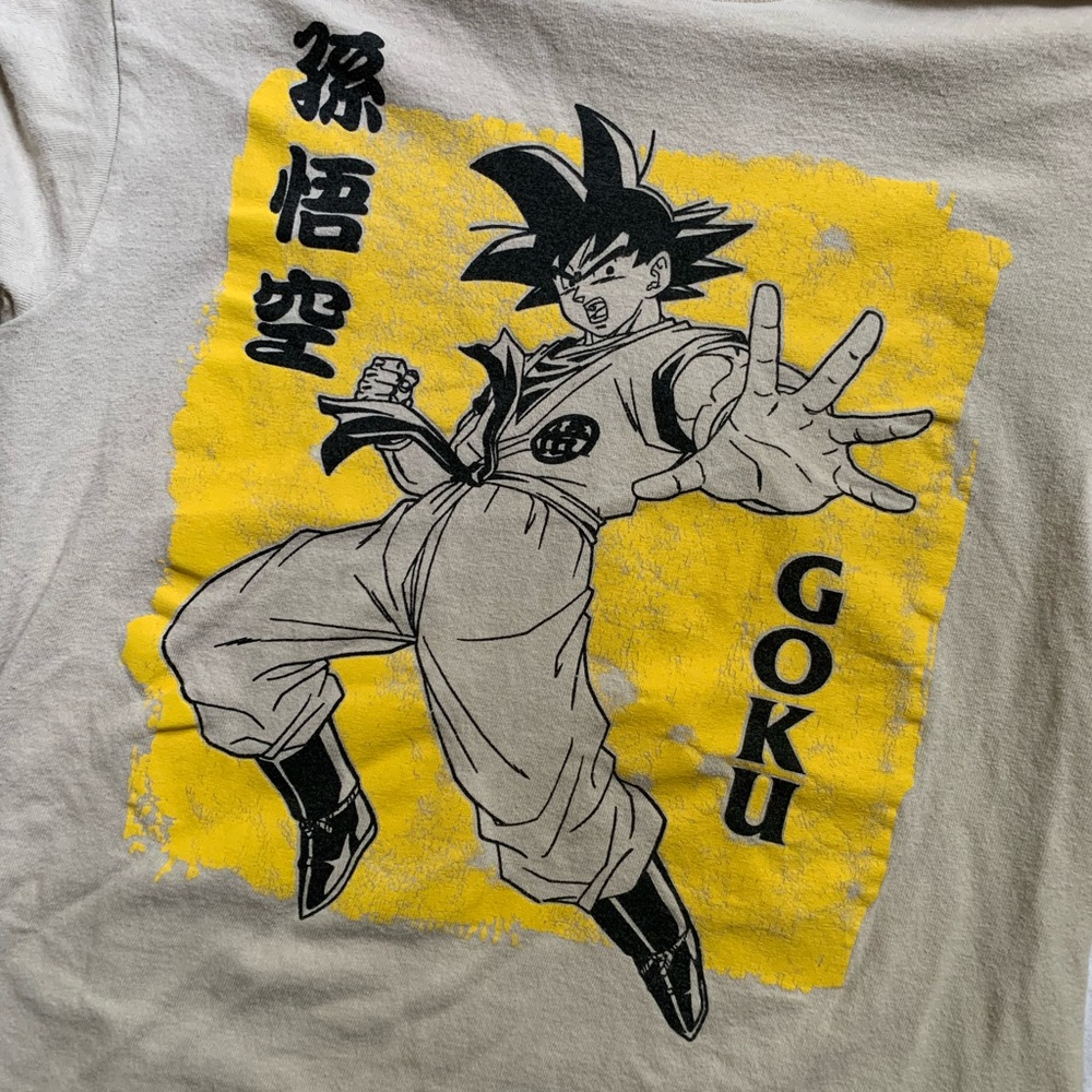 Dragon Ball Z Goku Unisex Small Short Sleeve Shirt - Picture 2 of 3